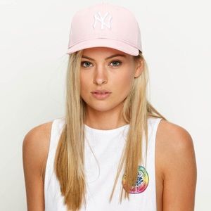 New York Yankees Light Pink Adjustable New Era Cap